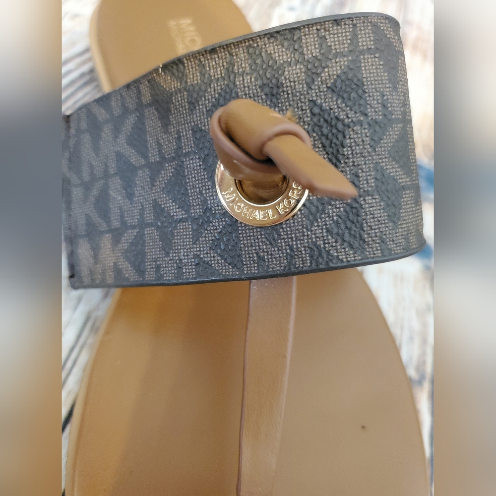 Michael Kors Cindy Sandal Mini Logo - Picture 5 of 6